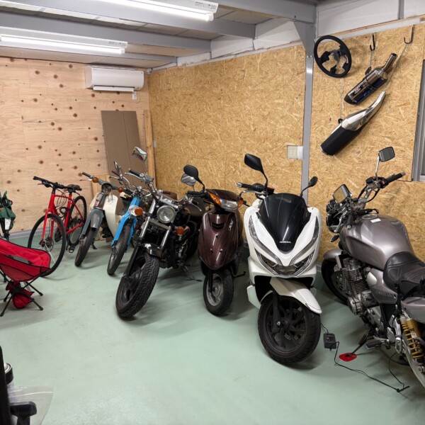 バイクガレージの中①