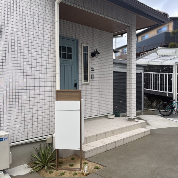 宅配ボックス付き機能門柱