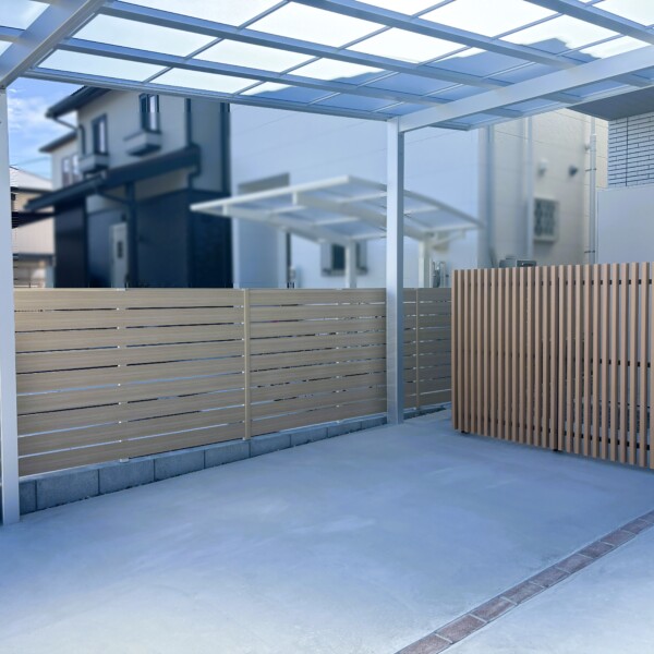 縦格子スクリーンと目隠しフェンス